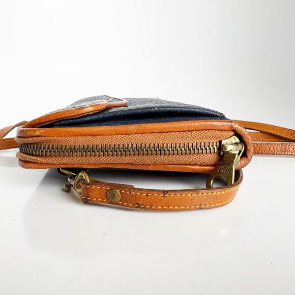 Dooney & Bourke Convertible Belt Bag Crossbody Bag All Weather Leather Vintage - Picture 4 of 11